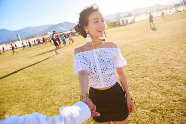 颜色|吴昕居然这么时髦，仅仅是把头发拉直了，就气质大变时髦到飞起！
