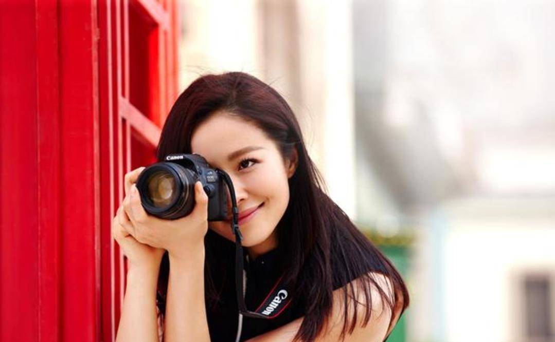 "蛋糕王妃"江一燕,背靠大佬屡次抢角?_罗红