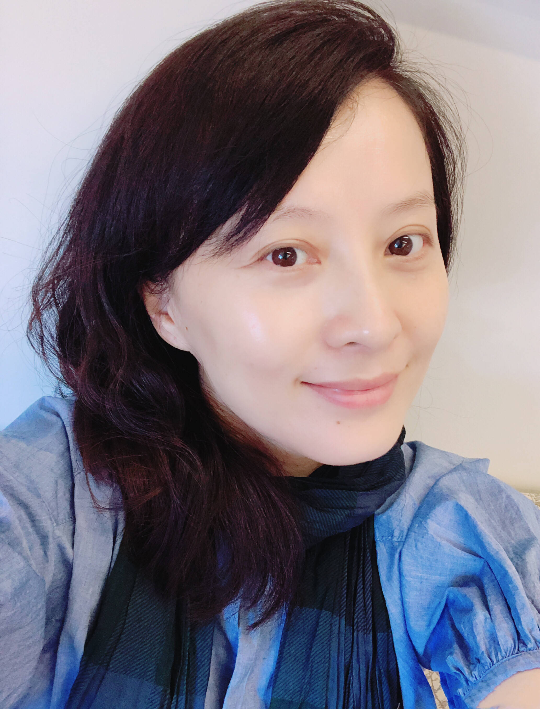 原创可云徐露巅峰期退隐嫁大7岁男友46岁和17岁女儿似姐妹