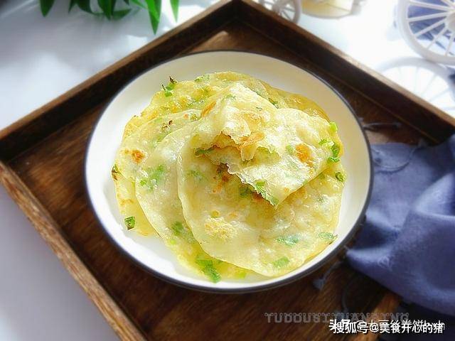 能量|快手葱油饼，外酥里软，15分钟完成，能量足又抗饿，太香！
