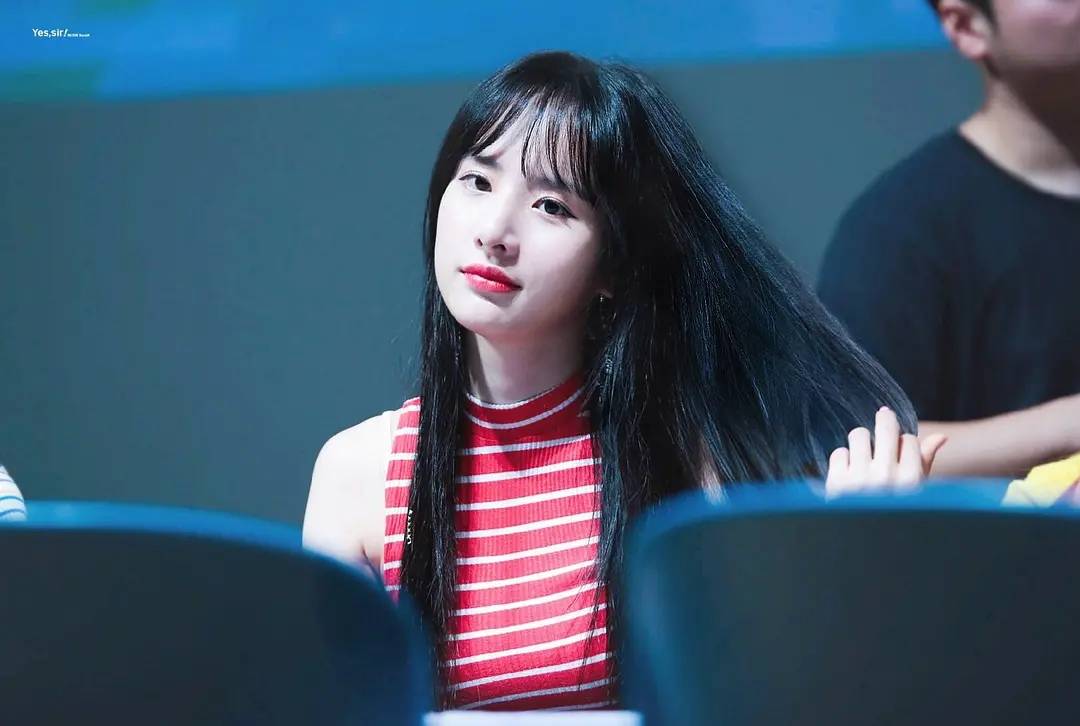 青春|各种风格的红色连衣裙，Jennie青春Joy港风裴珠泫智秀大气