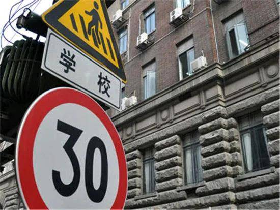 人口|房价限制了三胎吗？人口出生率下滑，并不是一方面的因素影响