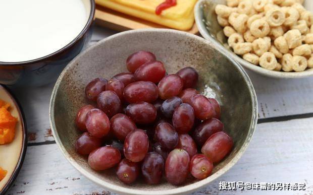 美食|我家早餐不用买，少睡20分钟全部搞定，丰盛可口，网友：不太可能