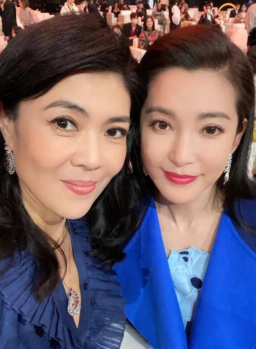 原创洪晃与苏芒的十年恩怨被赵丽颖用一条裙子解决了