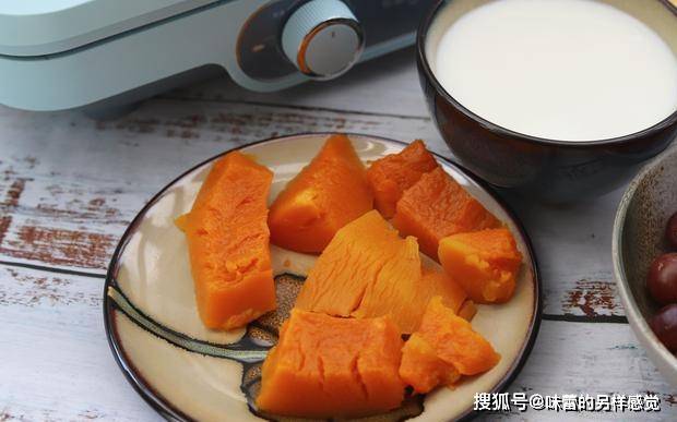 美食|我家早餐不用买，少睡20分钟全部搞定，丰盛可口，网友：不太可能