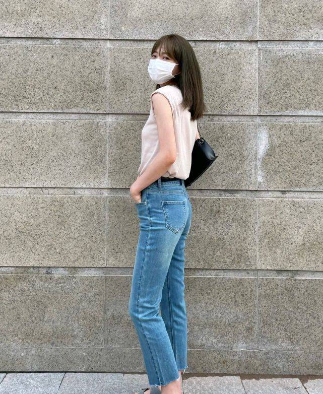 浅色|用精致的穿搭邂逅盛夏，温柔婉约的搭配，释放自身的魅力