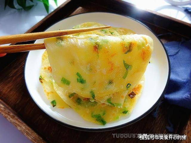 能量|快手葱油饼，外酥里软，15分钟完成，能量足又抗饿，太香！