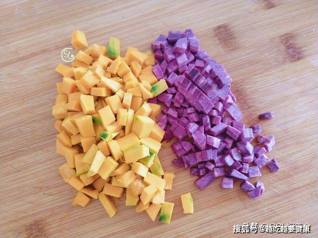 做法|南瓜和紫薯这个做法还是第一次见,松软香甜,学会早餐不发愁