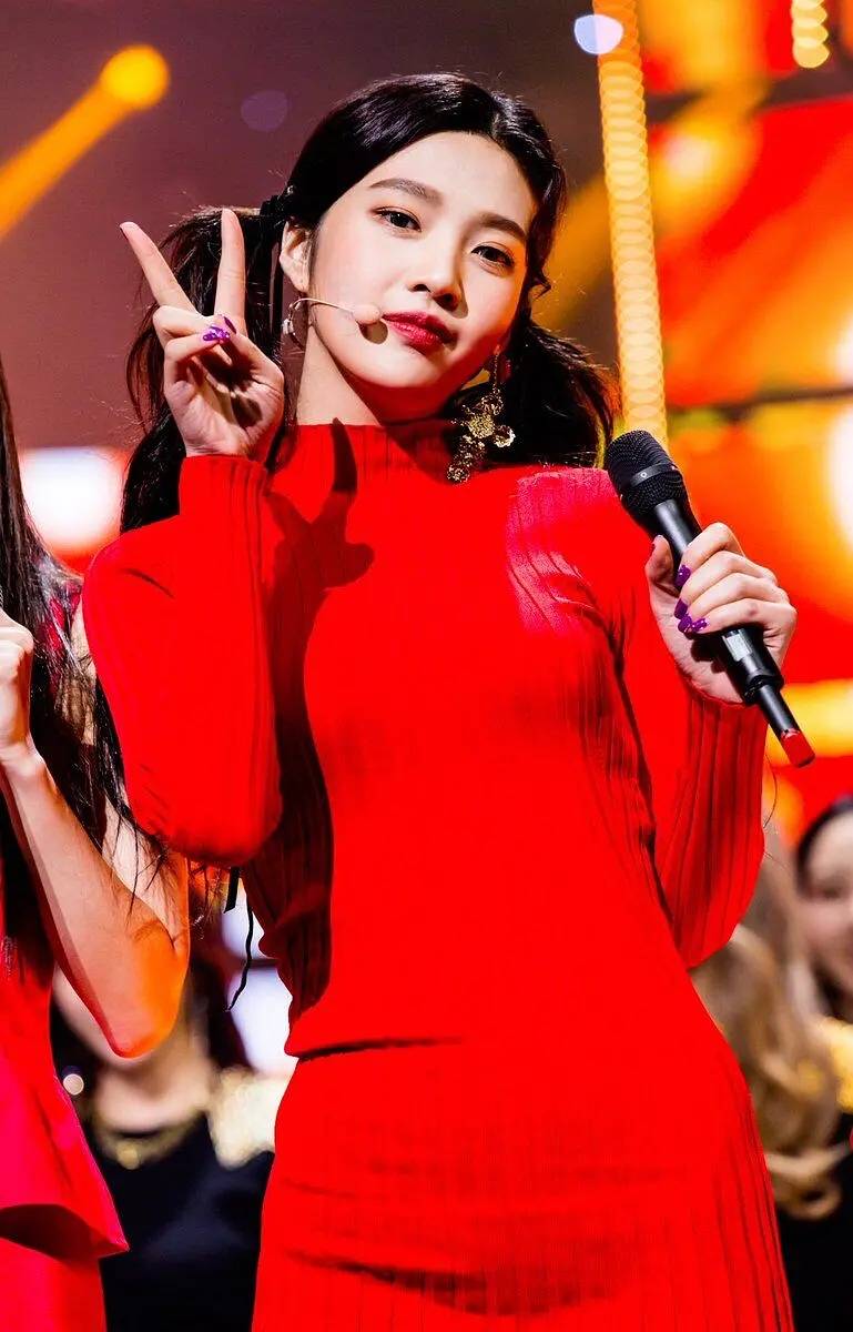 青春|各种风格的红色连衣裙，Jennie青春Joy港风裴珠泫智秀大气