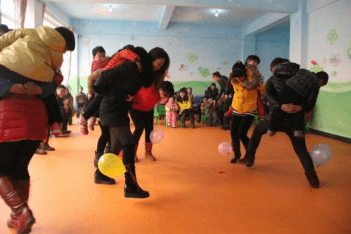 家长|幼儿园要求调查“家底”,家长们也很有“套路”的,不想轻易露富