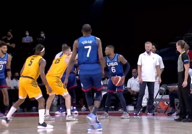 波波維奇|心態(tài)崩了！美國(guó)兩連敗，波波維奇怒喊記者閉嘴，楊毅更不給面子