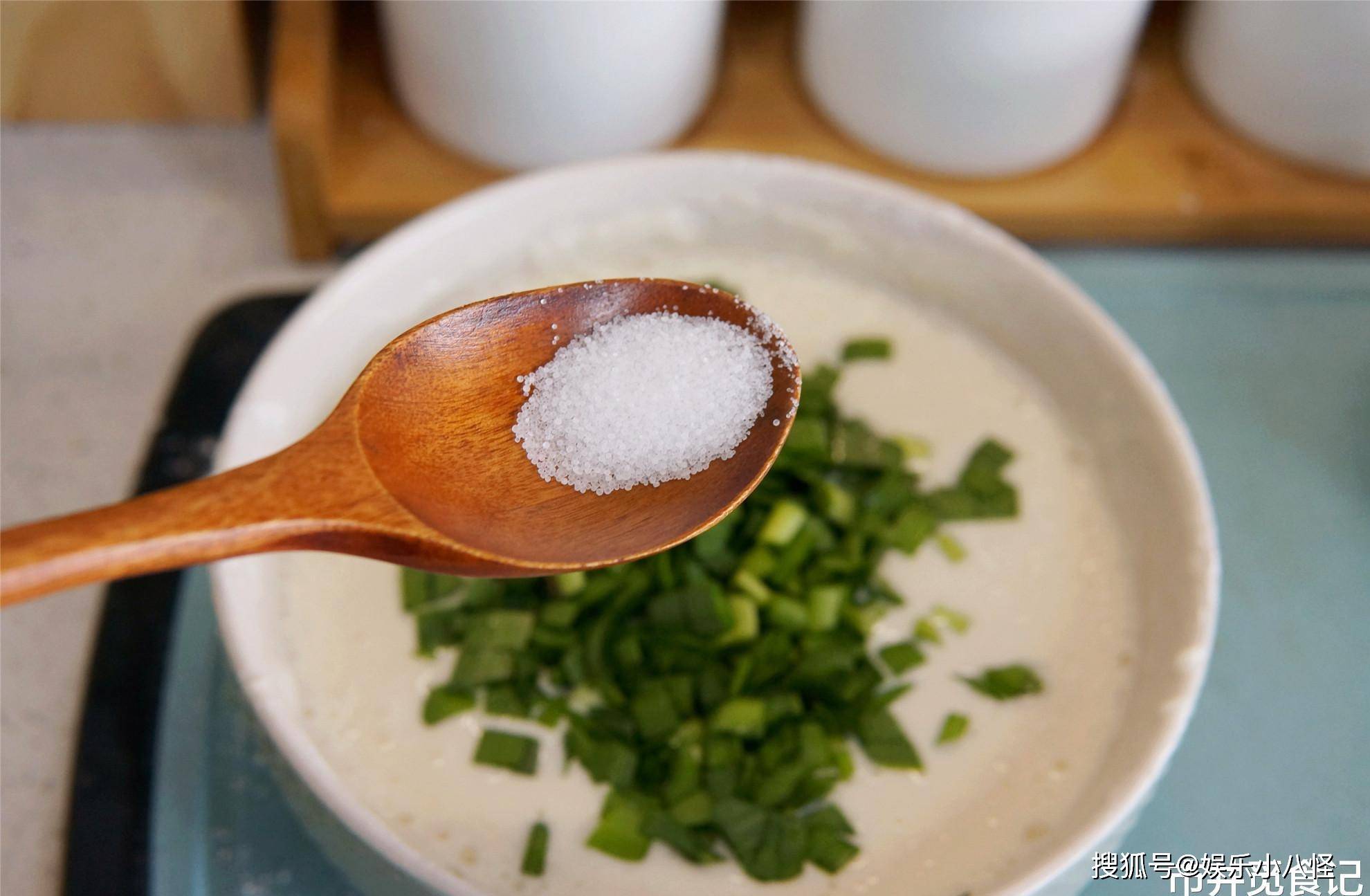 做法|奶奶做的早餐饼，不揉面不和面，柔软如面包，几分钟做一张，简单