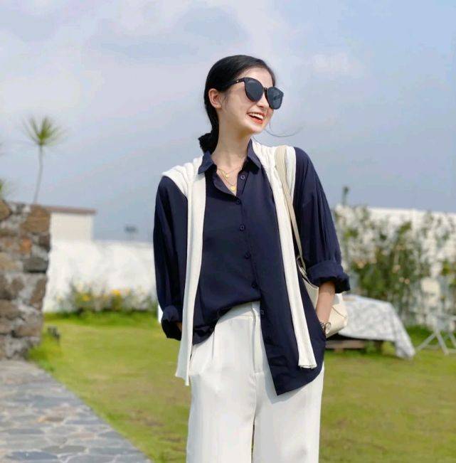 服装|日常穿搭可以很简约，但要清爽干净，穿上基础款也会很好看