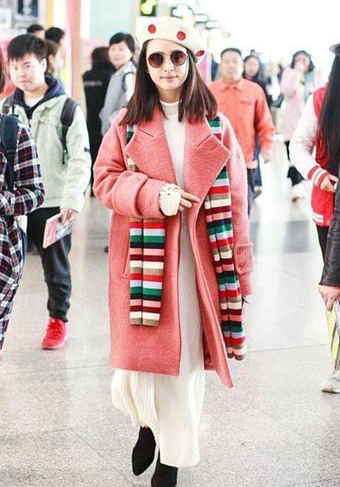 设计|“恶作剧之吻”男女主同台,林依晨一袭长裙可爱模样依旧不减