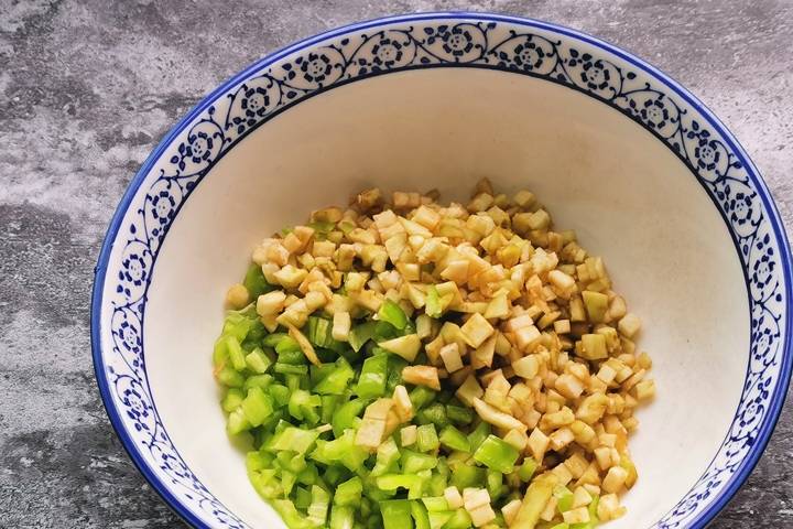 全家人|茄子的新吃法,在外面吃不到,做成馅料比肉香,出锅全家人抢着吃