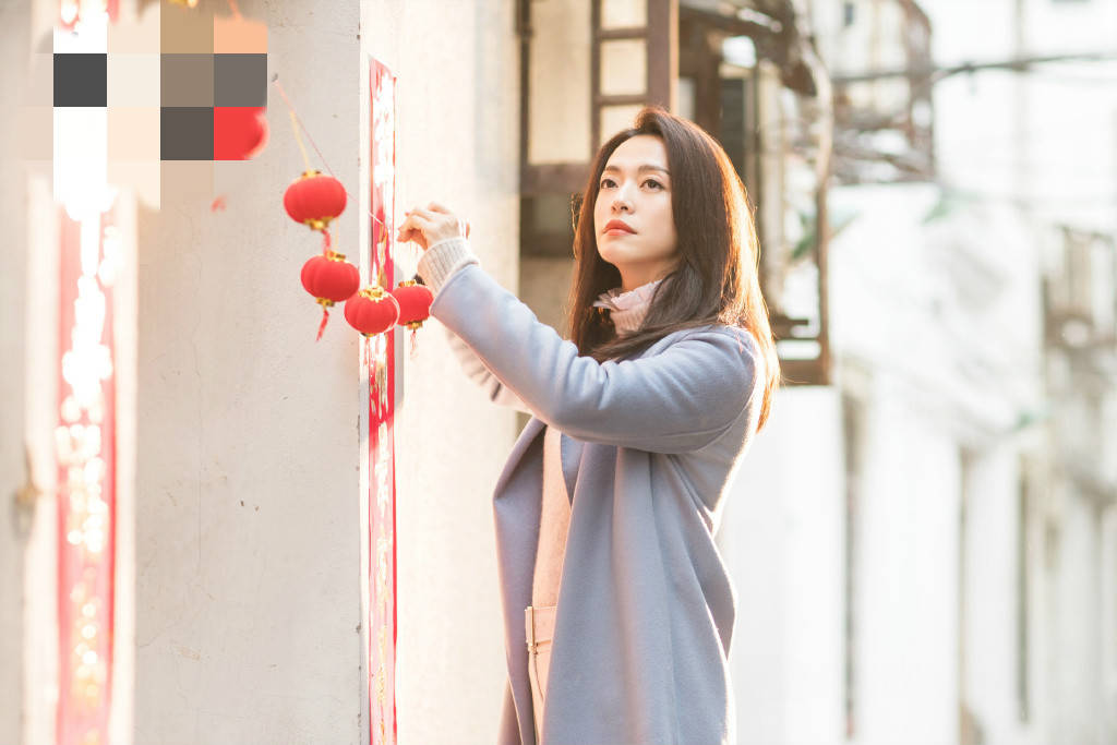 黑色|姚晨一袭包臀裙亮相好优雅！同框57岁刘德华，穿阔腿裤气质又少女