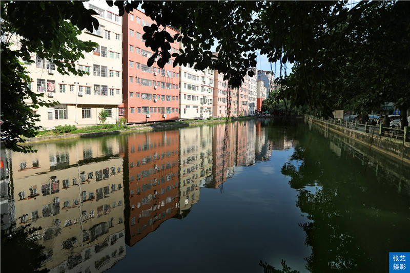 原创即将改造的广州城中村岑村遍布宣传标语村民对改造有何看法