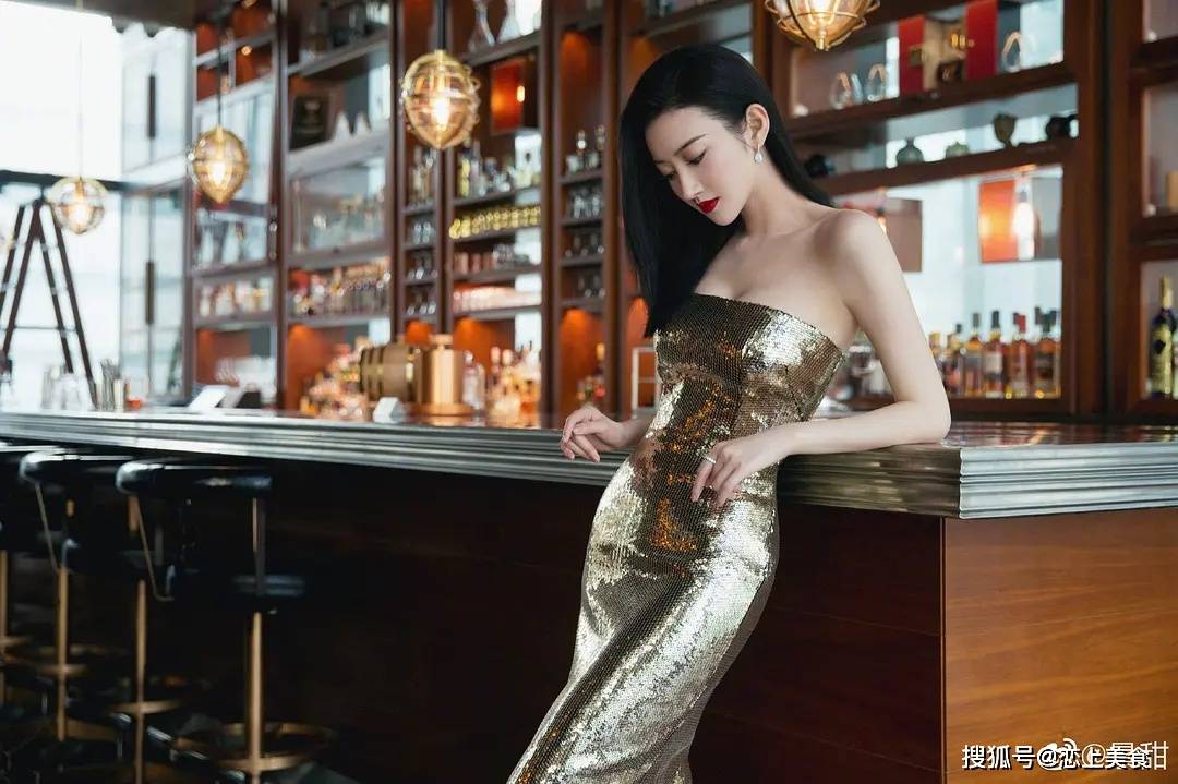 景甜|景甜：艳冠群芳，雍容华贵