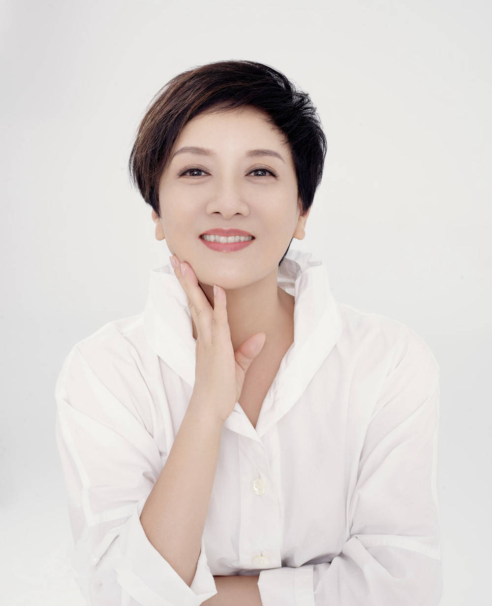 白敬亭《我的助理六十岁》来袭,搭档王子文,女配是大家的老熟人_邓婕