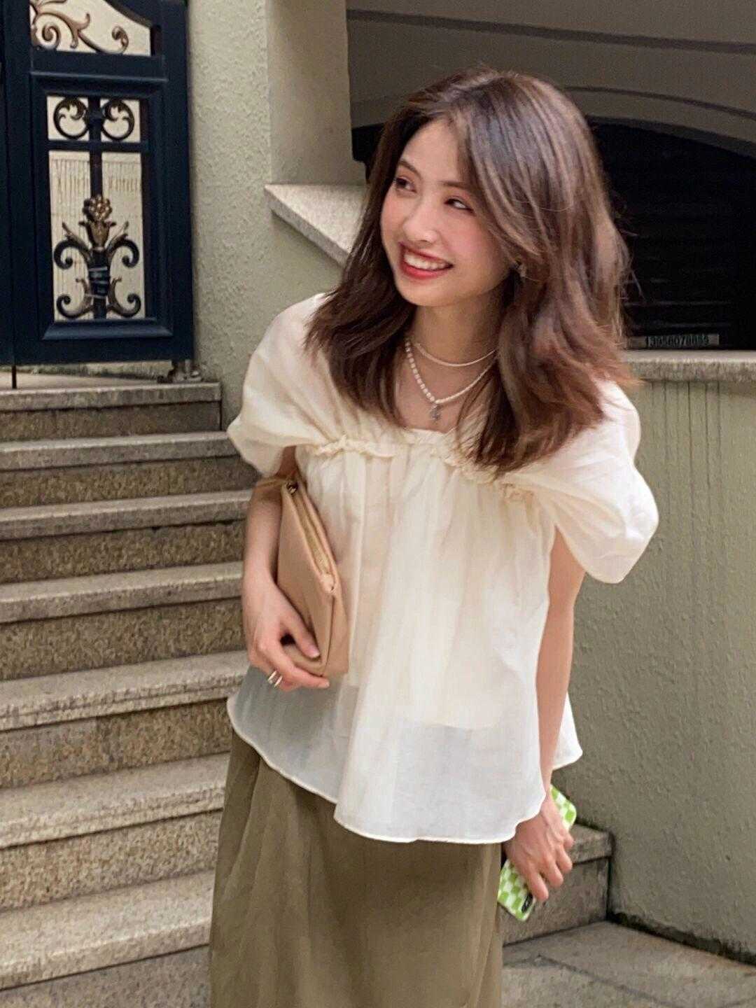 感觉|158cm女孩子却穿出高级感，衬衫搭配半身裙显高显瘦，还精致时髦