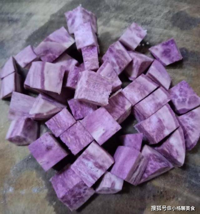 夏天|它是天然“花青素”，女人每天吃点，美白消皱纹