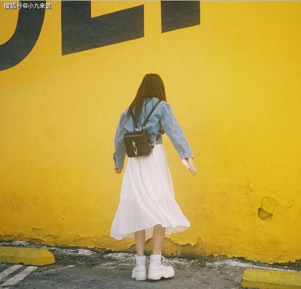 宣美|“南韩第一美腿”宣美，碎花裙惊艳登《红秀Grazia》，增肌后更美