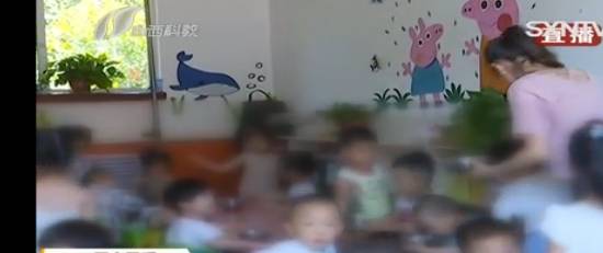 家长|女子将3岁女儿送入幼儿园，事后调取监控查看时，直接愣在原地！
