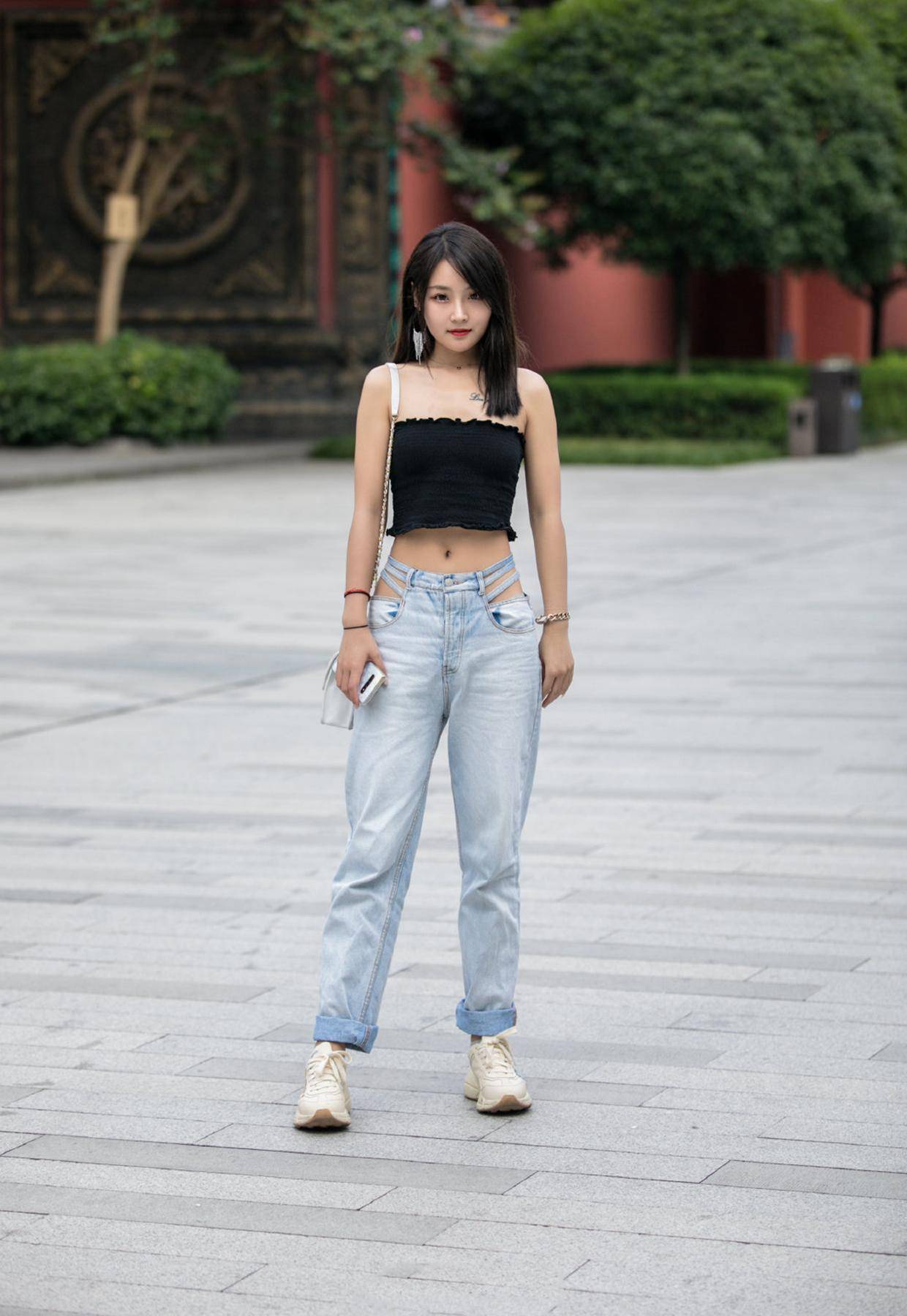 矮个子|简简单单的长裤，穿出高挑的气质，矮个子女孩也可以这样穿。