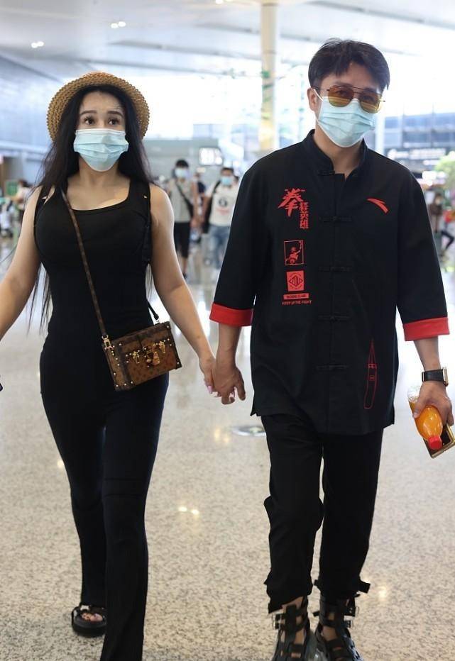 冉莹颖|运动员的妻子身材真不错,冉莹颖上身顶着“多肉”身材,太立体了
