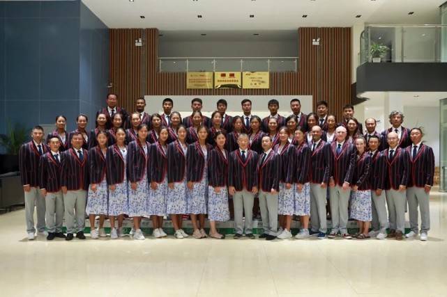 山药|奥运团服又遭吐槽！慢中求稳却成茄子炒山药，素雅得毫无大气范