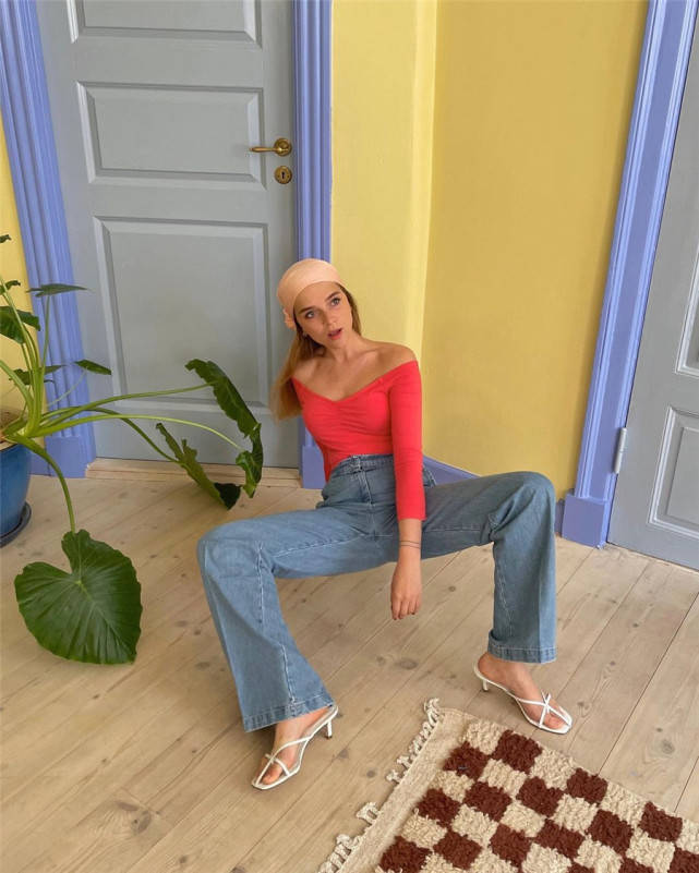 "|鲨鱼裤"退位让贤"!今年大火的牛仔阔腿裤太精致,打造最in穿搭