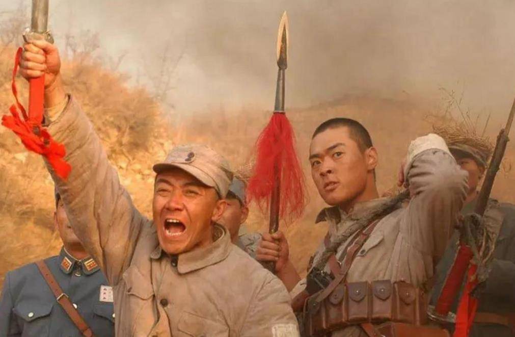 抗日|都是抗战题材，《亮剑》中也有不少神剧情，为啥没有人批判？