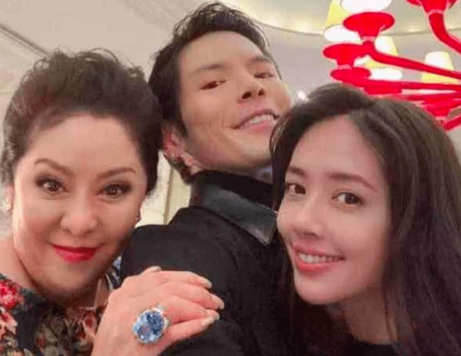 何超莲回应向太言论 3f538e702b7d4ed284fec47ec4c517d5.png