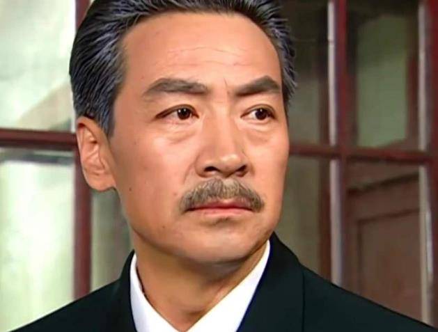 情深深雨蒙蒙依萍去大上海后为何找不到工作秦五爷早做了准备