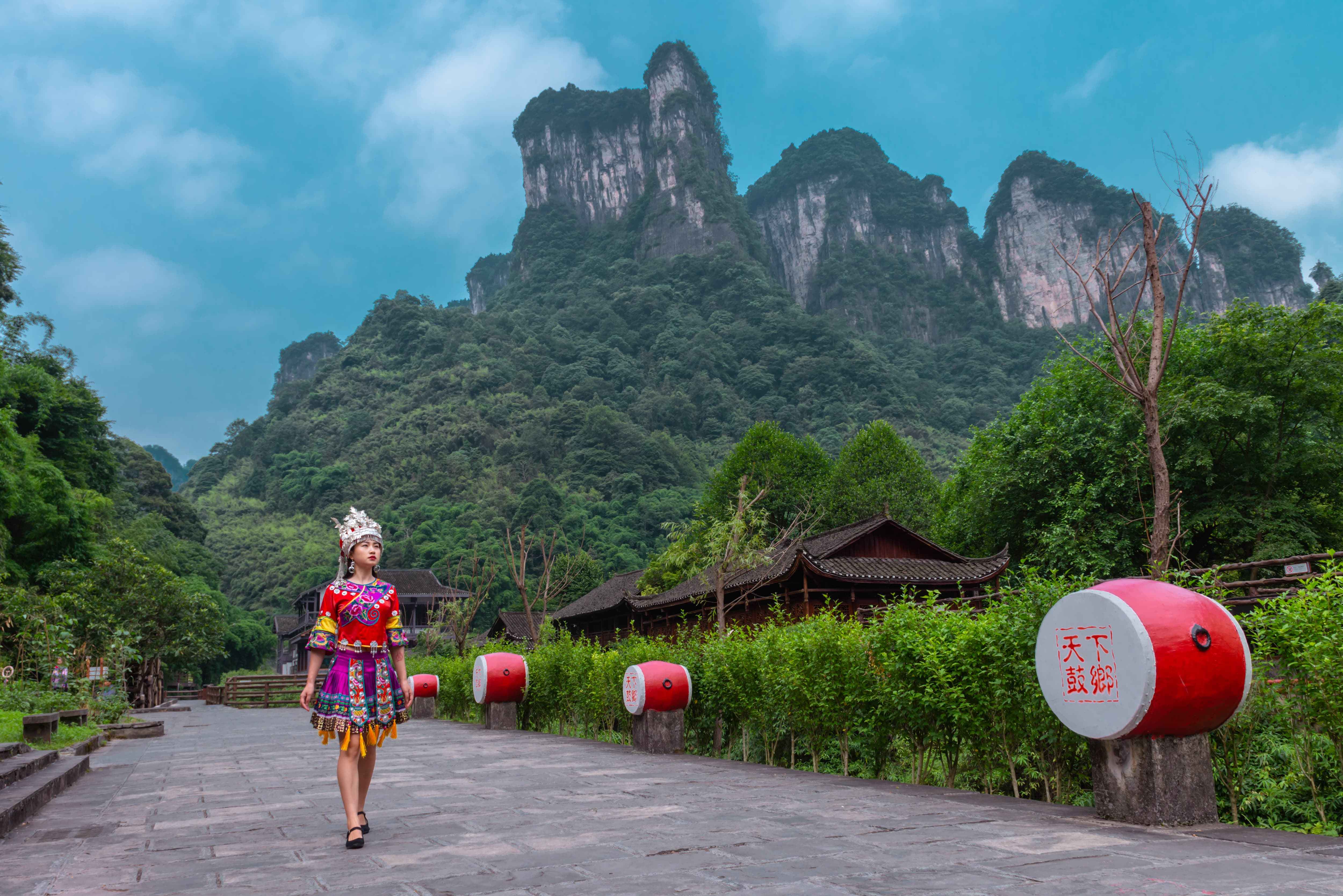 大美湘西 感受古朴原始的苗寨风情_山东频道_凤凰网