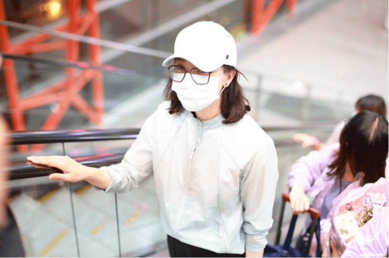时尚|陈数的气质中年女性里少有,简单装扮也有活力,44岁依旧有少女感