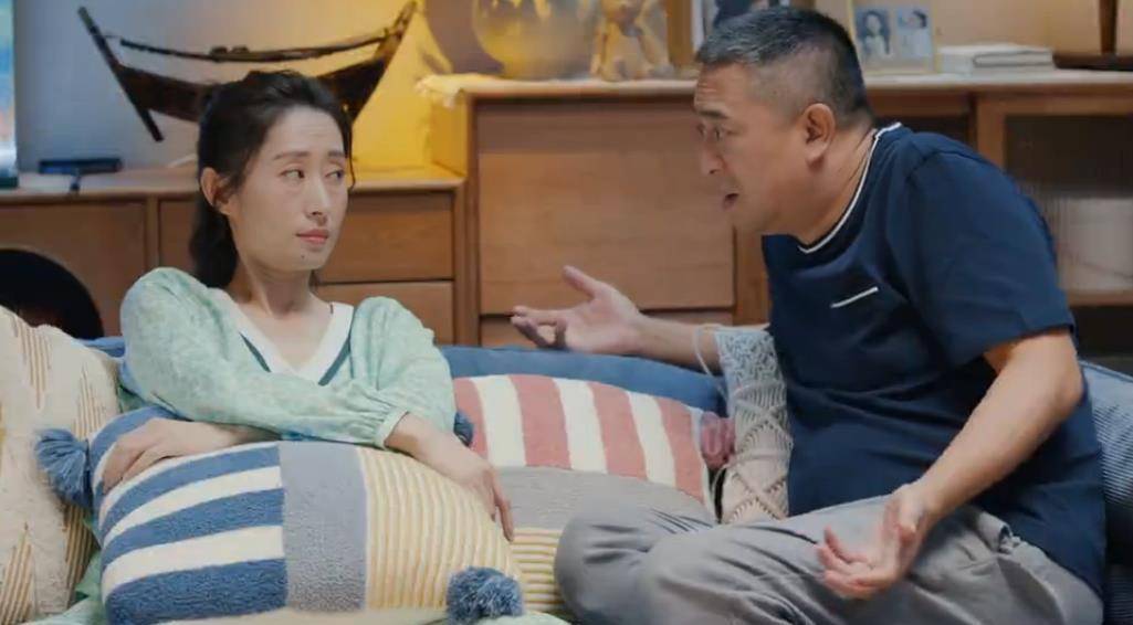 小咪|《爱很美》有多狗血：张嘉益打劫刘敏涛被反劫去领证，女儿的生父是明星