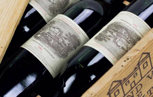 桑葚酒|82年的拉菲卖20万，那桑葚酒呢？网友：没法比，健康无价！