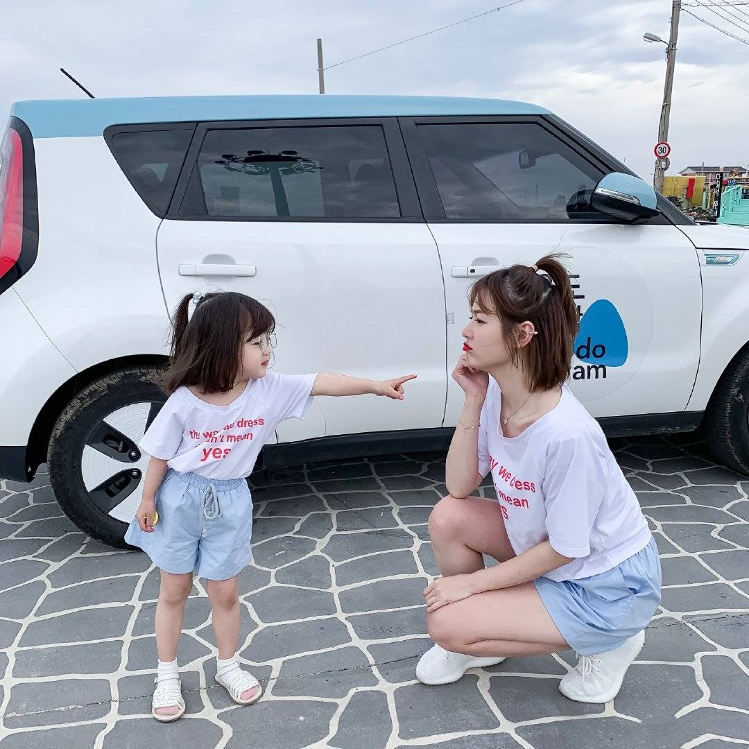 辣妈|儿童节，学下这几位明星辣妈，与女儿穿上美美的“亲子装”出游