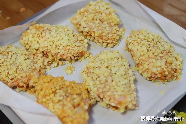 做法|最馋人的鸡翅做法，超简单！不用油炸，比薯片还脆，香嫩入味