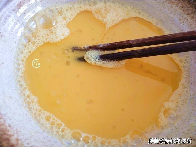 做法|蛋卷不要买了,在家用平底锅就能完成,香脆可口,孩子爱吃