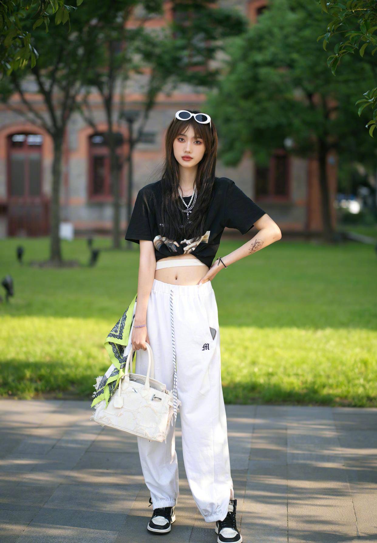 31b986ff6d8e4bf08d60825433e80a2b.jpeg