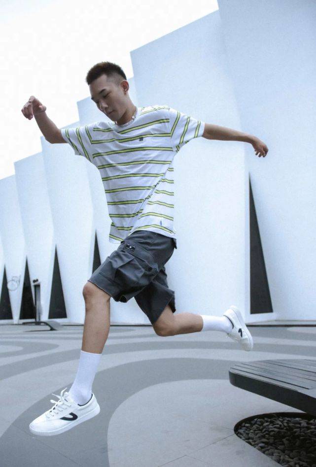 球鞋|秘!陈冠希和神秘大佬一起拍的Vlog视频,深扒一下,手慢无!