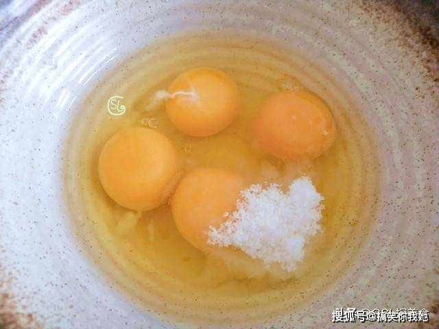 做法|蛋卷不要买了,在家用平底锅就能完成,香脆可口,孩子爱吃