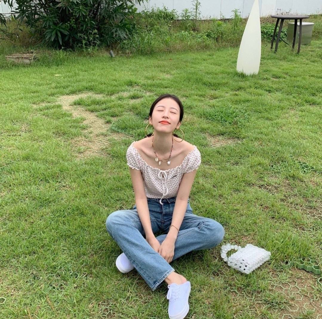 色调|90后最会穿女星扛把子！周雨彤女生的衣柜，你值得拥有