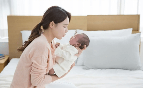 职场|“本以为娃上了幼儿园，我就能去找工作！”全职宝妈道出育儿心酸