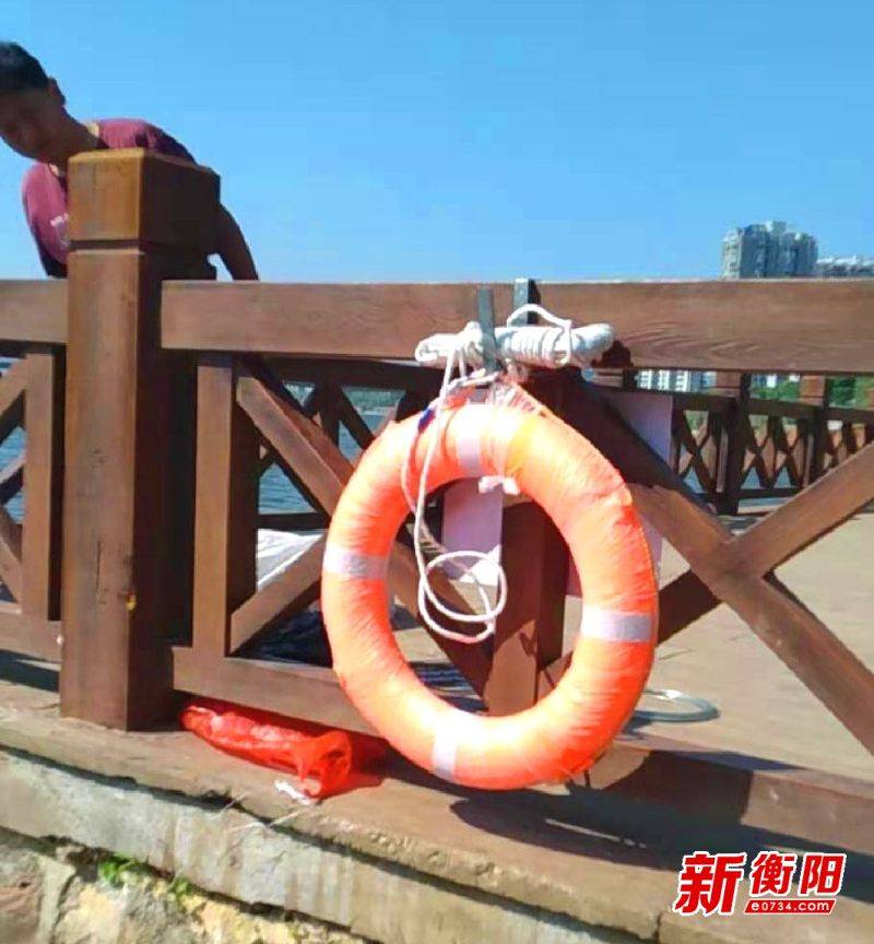 防溺水衡阳在行动：石鼓书院在湘江河边安装救生圈和救生绳