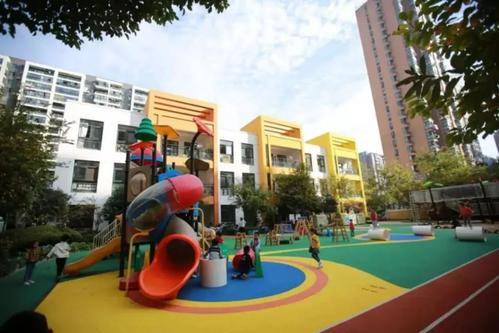 调整|幼儿园迎来新调整，私立或将全部关停？教育部给出回应，家长笑了