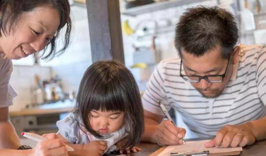 要求|幼儿园举办运动会，要求所有孩子穿白鞋，妈妈们接娃回家后凌乱了