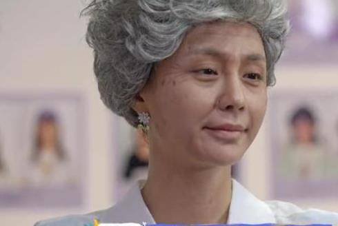 状态|沈梦辰化“老年妆”，眼角皱纹逼真造型时髦，未来老了也很迷人